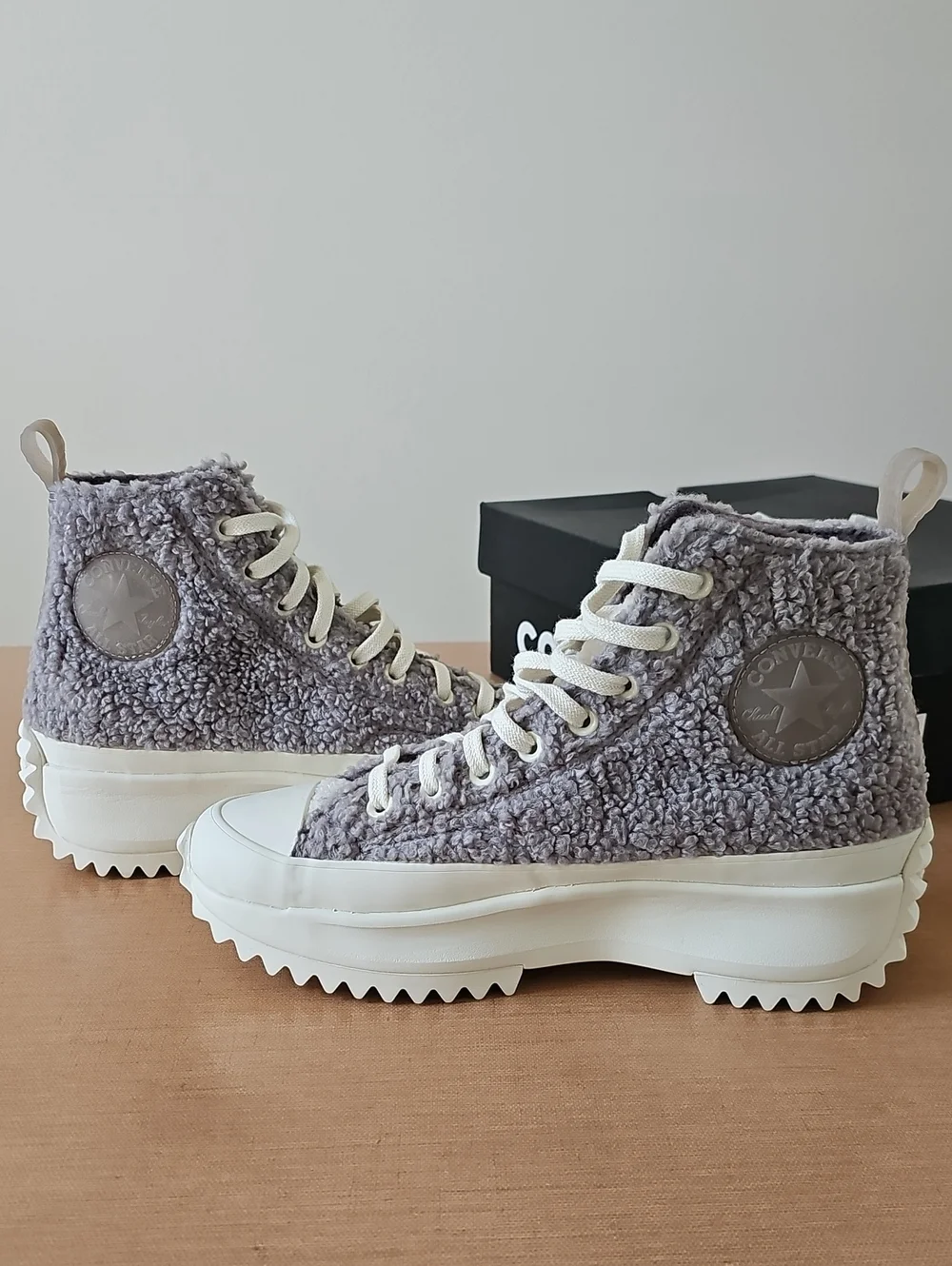 Converse | Run Star Hike Sherpa Sneakers | 7 Men 8.5 Women Grey 40 EUR